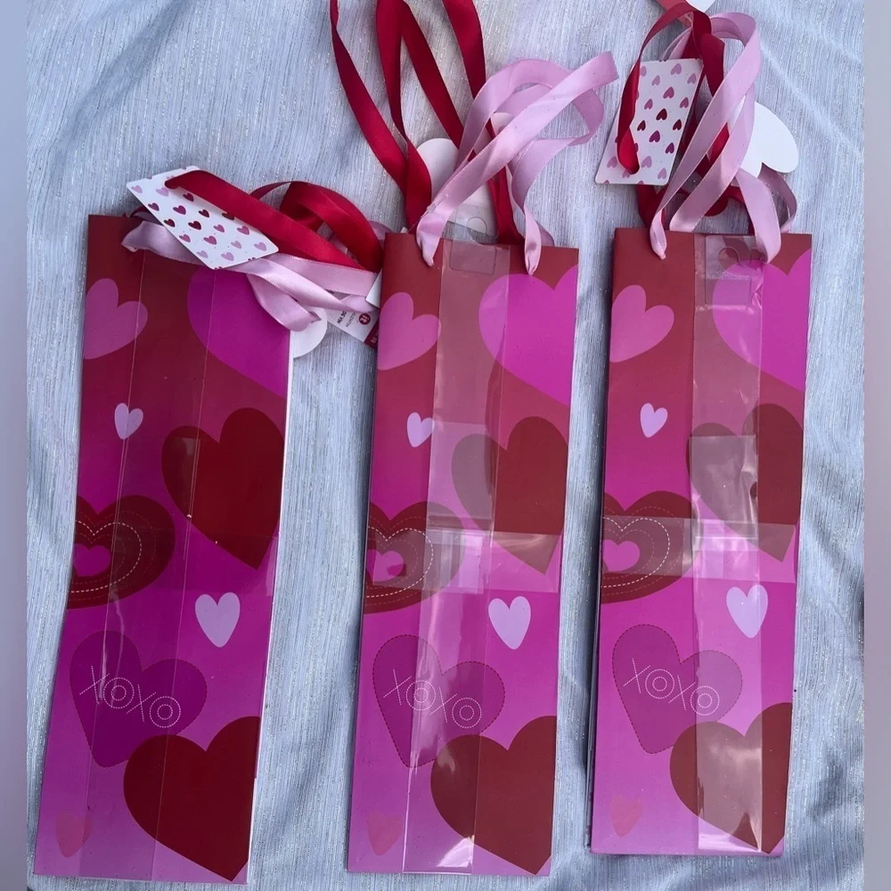 NWT valentines decor & more bundle 18 items